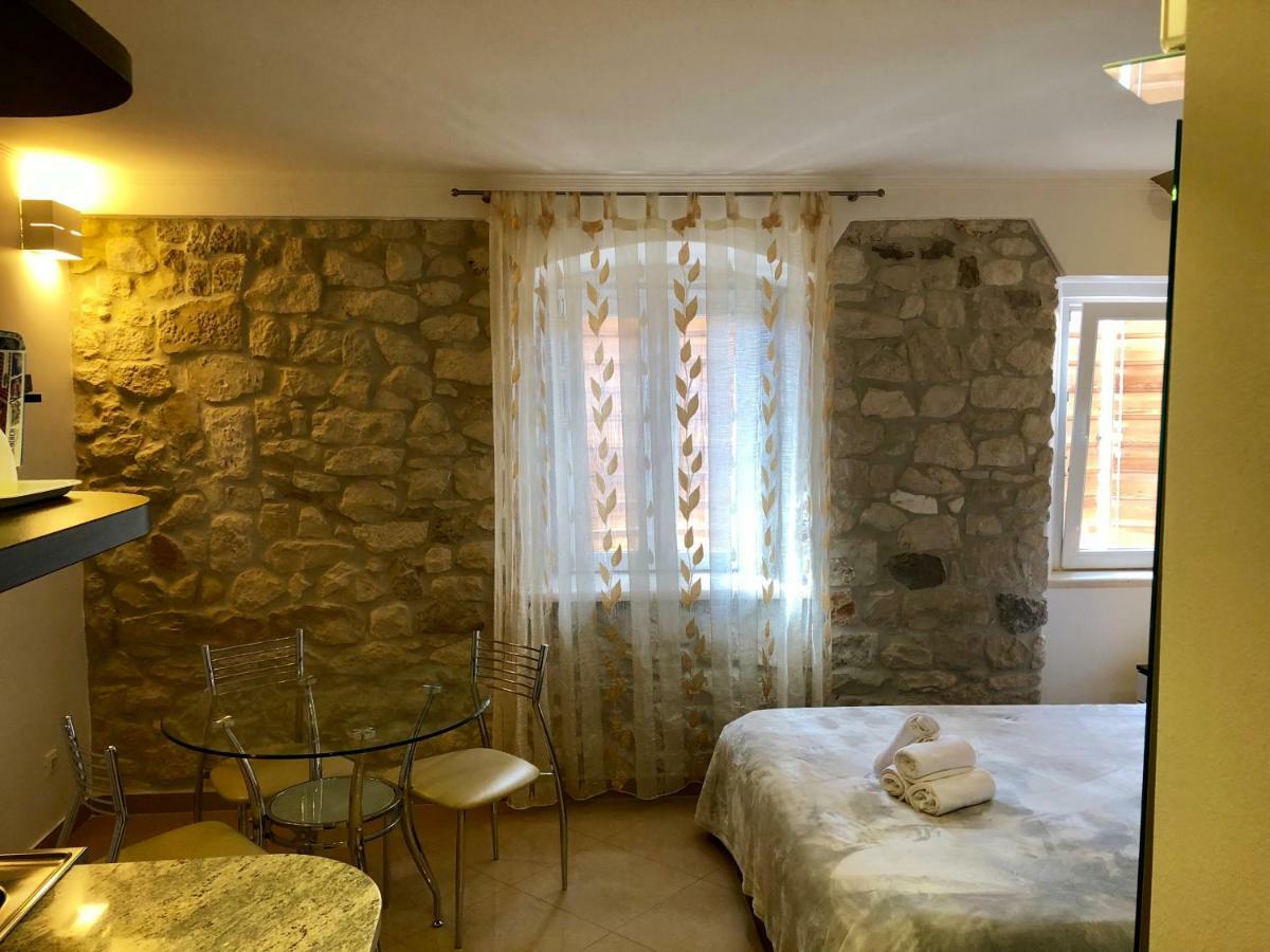 Apartments Feral Trogir Exterior photo